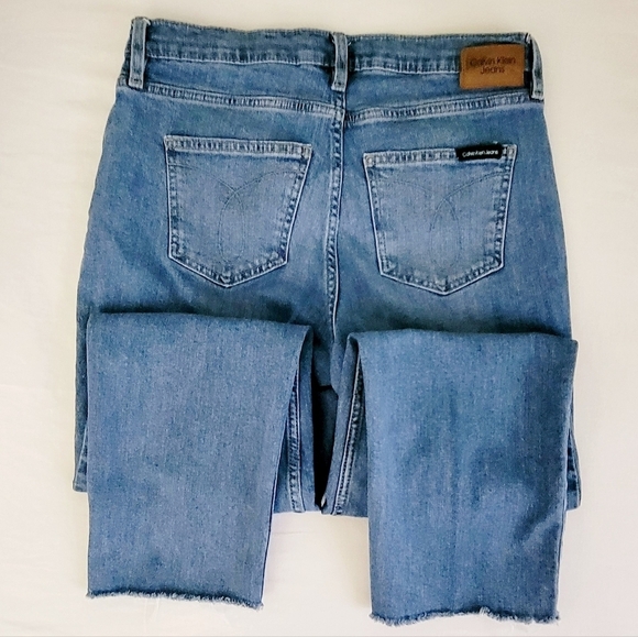 Calvin Klein Women's Raw-Hem High Rise Straight Jeans 28 - Picture 2 of 3
